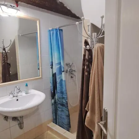 4 Seasons Apartment, Center Апартаменты *