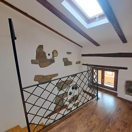 4 Seasons Apartment, Center Апартаменты