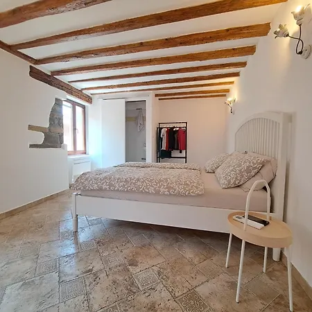 Апартаменты 4 Seasons Apartment, Center